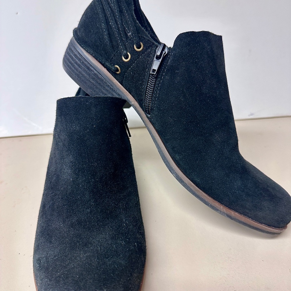 Korks Lindey Black Suede Ankle Boots